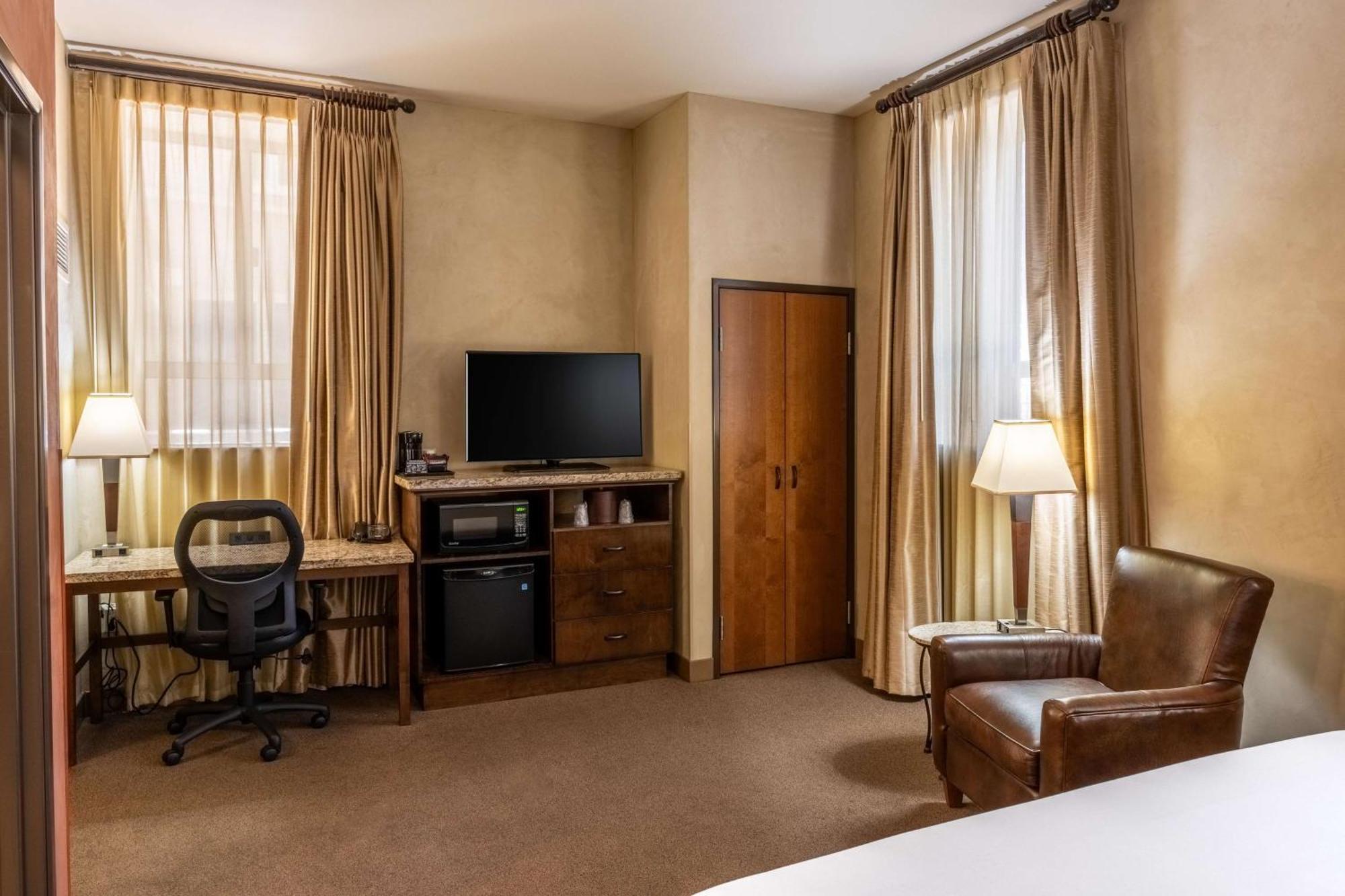 Hotel Drury Plaza In 4*