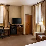 Hotel Drury Plaza In 4*