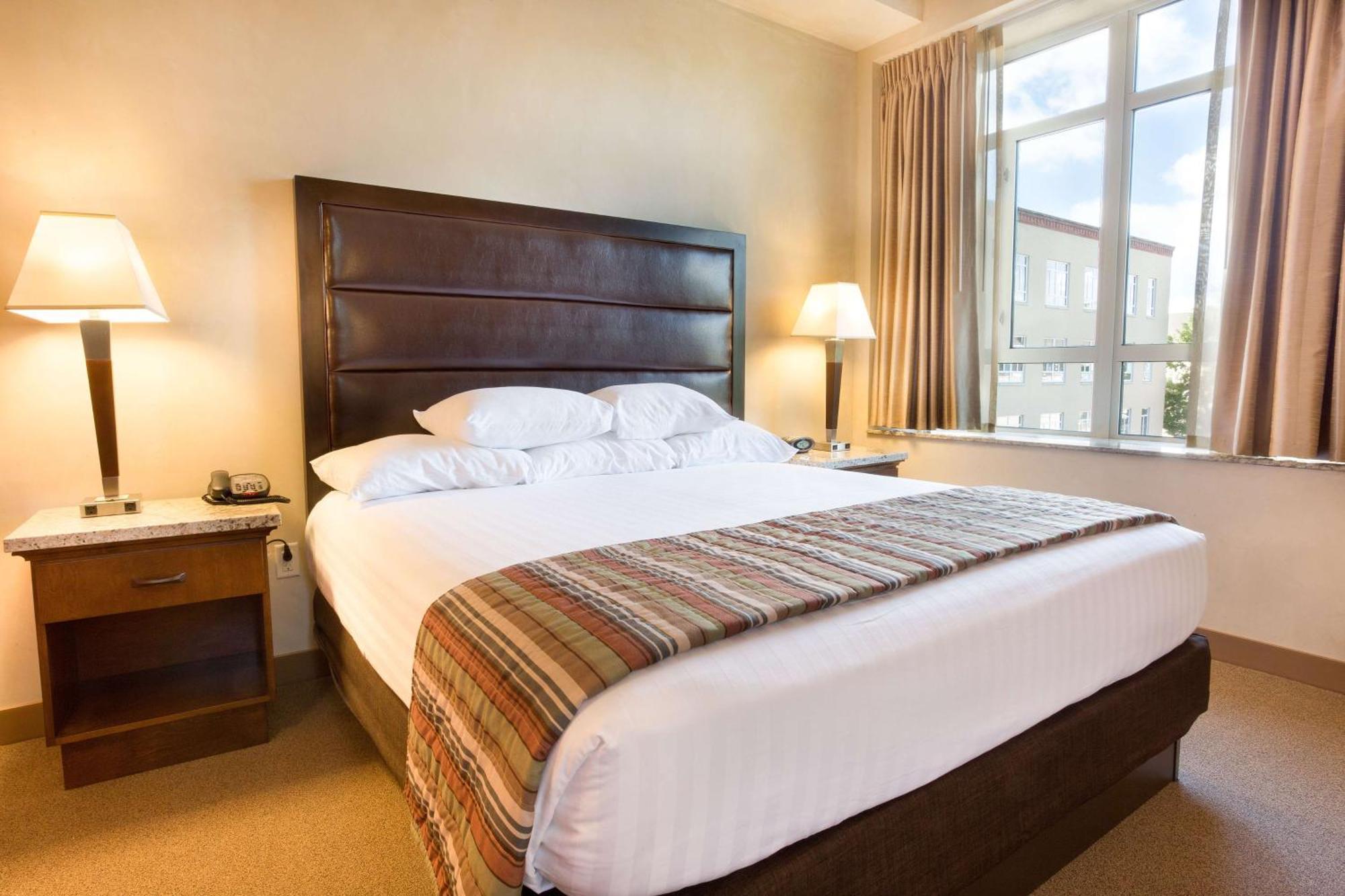 Hotel Drury Plaza In